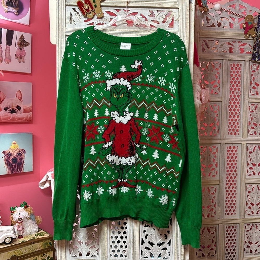 NEW Men’s Grinch Christmas Sweater Size: Large